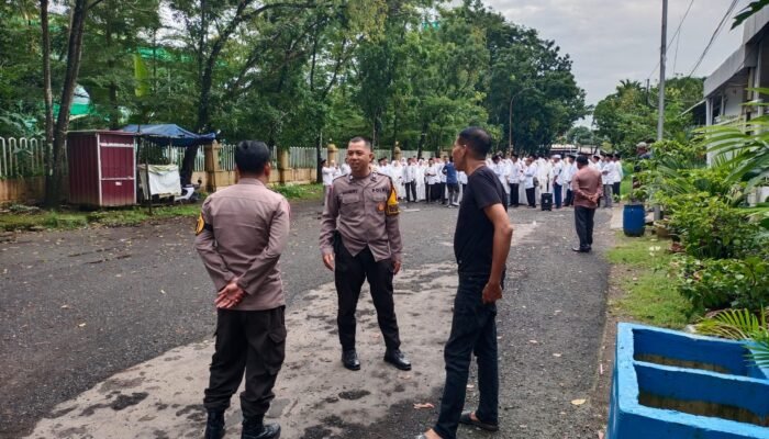 Personil Polsek Pangkajene Melaksanakan Pengamanan Kegiatan Manasik Haji Tahun 1447 H / 2026 M