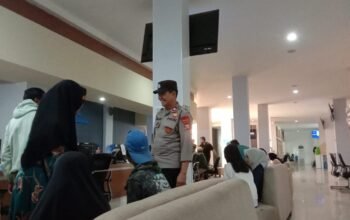 Patroli Kanit Samapta Polsek Pangkajene guna menghimbau warga agar bersama sama memelihara kamtibmas