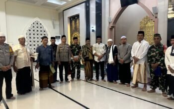 Kapolsek Ma’rang Hadiri Safari Ramadan 1447 H di Masjid Nurul Jannah Ujung, Sampaikan Pesan Kamtibmas