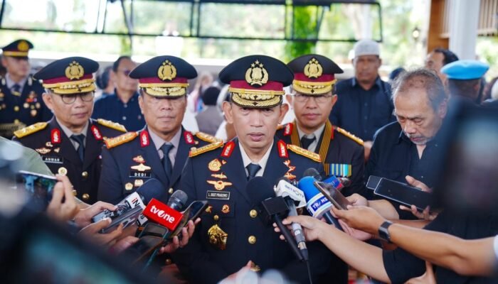 Hadiri Pemakaman, Kapolri: Pesan Eyang Meri Jadi Inspirasi dan Semangat Keluarga Besar Polri