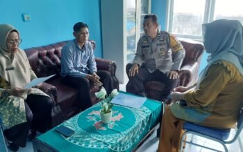 Tingkatkan Kerja Sama, Bhabinkamtibmas Laksanakan Sambang Koordinasi dengan Lurah Tonasa