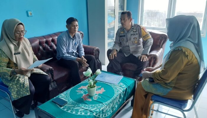 Tingkatkan Kerja Sama, Bhabinkamtibmas Laksanakan Sambang Koordinasi dengan Lurah Tonasa