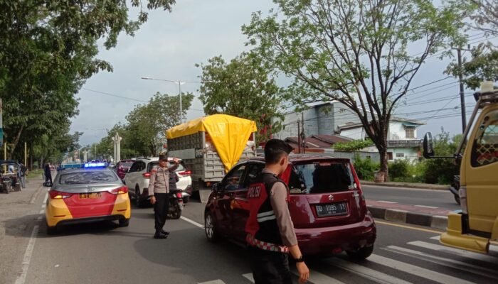 Polsek Pangkajene Intensifkan Patroli dan Pengaturan Lalu Lintas di Jalan Poros Makassar–Parepare