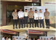 Kapolres Pangkep Bersama BAZNAS Salurkan 125 Paket Zakat Fitrah kepada Warga