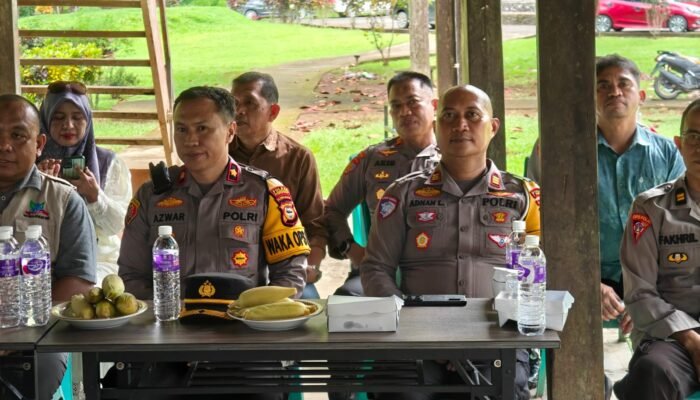 Kapolri Pimpin Zoom Meeting Monitoring Sitkamtibmas Terkini dalam Pelaksanaan Operasi Ketupat 2026, Jajaran Kepolisian Seluruh Indonesia.