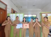 DISARPUS Sikka Lakukan Pendampingan Pemeliharaan dan Penyusutan Arsip di Badan Kesbangpol Sikka.