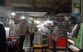 Ps. Kanit Samapta Polsek Pangkajene Intensifkan Patroli dan Cooling System di Pasar Sentral Mappasaile