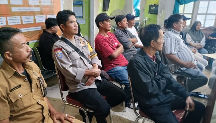 Bhabinkamtibmas Padoang-Doangan Hadiri Rapat Optimalisasi Pajak Daerah Bersama Camat Pangkajene