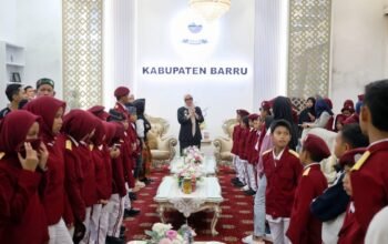 Bupati Barru Apresiasi Siswa Sekolah Rakyat Terintegrasi 65 pada Silaturahmi dan Penutupan Pesantren Ramadan