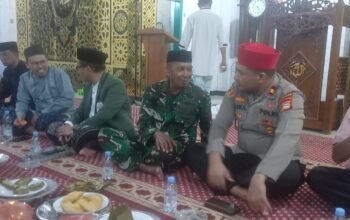 Bhabinkamtibmas Dampingi Kapolsek Pangkajene Hadiri Safari Ramadan Muspika di Masjid Nurul Hikmah