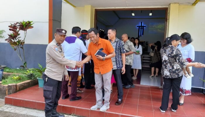 Bhabinkamtibmas Kelurahan Tonasa, Perketat Pengamanan Gereja Saat Kegiatan Keagamaan.