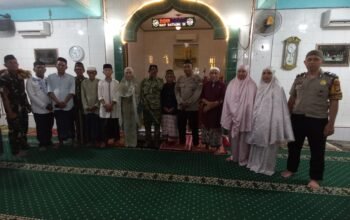 Bhabinkamtibmas Dampingi Wakapolsek Pangkajene Hadiri Safari Ramadan Muspika di Masjid Darussalam Jagong