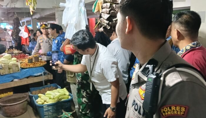 Sidak Pasar Pangkajene Jelang Lebaran, Harga Sembako Relatif Stabil