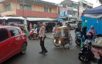 Polsek Pangkajene Intensifkan Patroli dan Pengaturan Lalu Lintas di Ruko Palampang Jelang Idul Fitri 1447 H