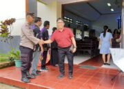 Jamin Rasa Aman Kegiatan Ibadah Minggu Pagi, Bhabinkamtibmas Kelurahan Tonasa Laksanakan Pengamanan.