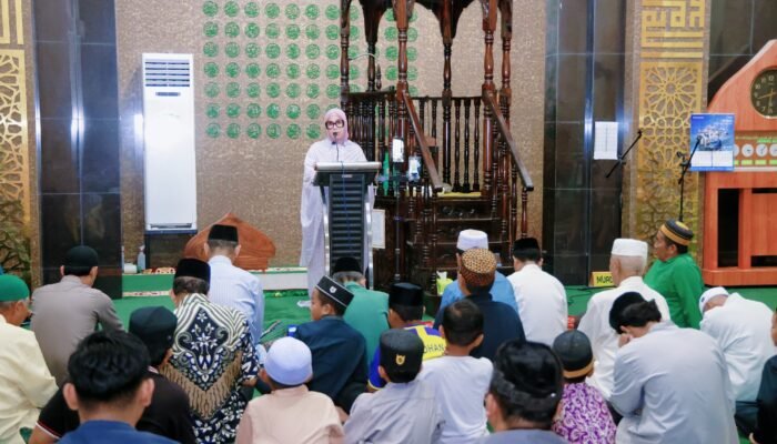 Bupati Barru Andi Ina Lanjutkan Safari Ramadan di Masjid Ad Da’wah Kiru-Kiru, Ajak Masyarakat Perbanyak Ibadah di 10 Malam Terakhir