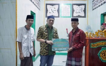 Wabup Barru Tutup Safari Ramadan 1447 H di Desa Jangan-Jangan, Serahkan Bantuan untuk Masjid