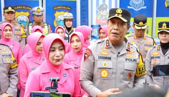 Kapolda Sulsel dan Ketua Bhayangkari Tinjau Pos Pengamanan, Pastikan Operasi Ketupat 2026 Berjalan Optimal di Makassar