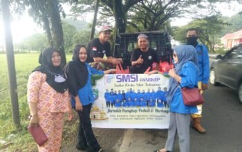 SMSI Pangkep Bersama Insan Pers Berbagi Takjil di Mattampa