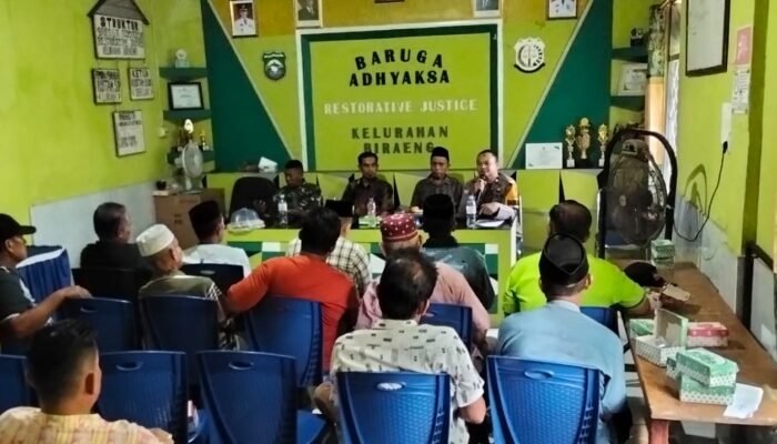 Ikut Musyawarah Warga Biraeng, Bhabinkamtibmas Minasatene Tekankan Pentingnya Kerukunan dan Kamtibmas