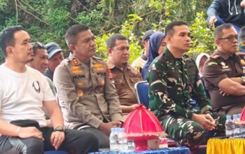 Bhabinkamtibmas Tompo Bulu Dukung Ground Breaking Jembatan Perintis Garuda Tahap III