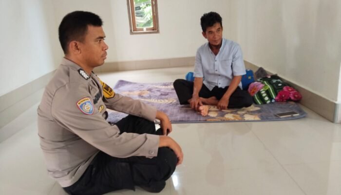 Bhabinkamtibmas Lanne Gencar Berikan Himbauan Kamtibmas Lewat Door to Door System