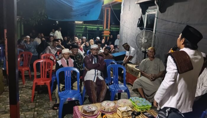 Bhabinkamtibmas Pangkajene Hadiri Takziah di Mappasaile, Sampaikan Imbauan Kamtibmas ke Warga