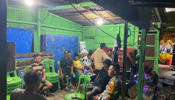 Bhabinkamtibmas Mandalle Sambang Warga, Pastikan Wilayah Aman dan Kondusif
