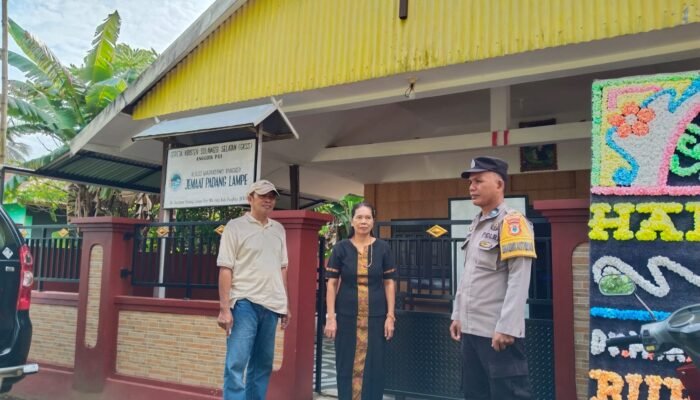 Gelar Pengamanan Ibadah Jum’at Agung di GKSS Padanglampe, Polsek Ma’rang Pastikan Kegiatan Berjalan Aman dan Khidmat