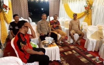 Amankan Pesta Pernikahan di Sibatua, Bhabinkamtibmas Pangkajene Pastikan Acara Berlangsung Kondusif