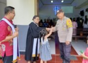 Jamin Kekhusyukan Ibadah Minggu, Bhabinkamtibmas Tonasa Kawal Pengamanan di Gereja POUK