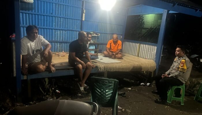 Bhabinkamtibmas Ma’rang Sambang Malam, Ajak Warga Jaga Kamtibmas