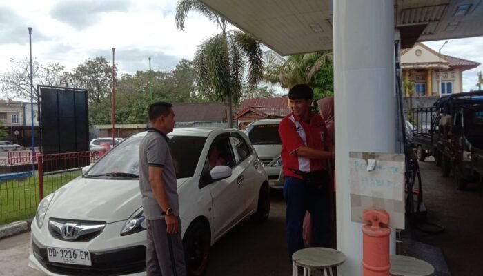 Antisipasi Gangguan Kamtibmas, Polsek Pangkajene Patroli dan Sambangi SPBU