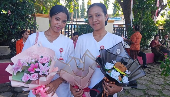 Kisah Novratilova, Mahasiswa Unipa Maumere yang Biaya Kuliah Sendiri dari Bisinis Buket