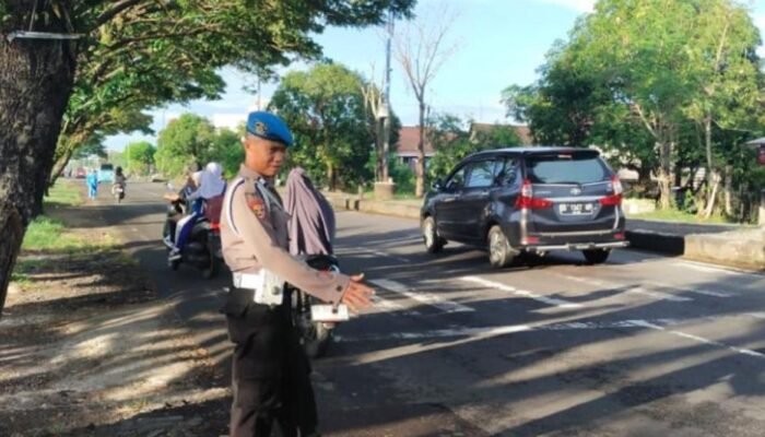 Polsek Ma’rang Turunkan Personel Commander Wish Demi Kelancaran Aktivitas Warga