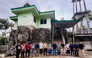 Gali Sejarah Masjid Unik di Atas Batu Besar Kemendikbud Gelar FGD di Pinrang
