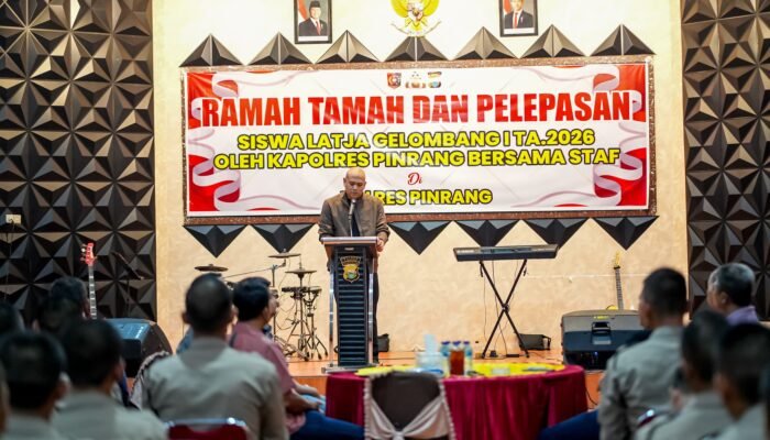Penuh Haru dan Kehangatan, AKBP Edy Sabhara Lepas Siswa Latja Polres Pinrang Kembali ke SPN