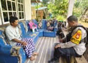 Bhabinkamtibmas Desa Tompo Bulu Laksanakan DDS untuk Serap Informasi Kamtibmas dari Warga