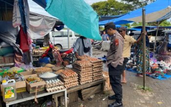 Patroli Pasar Tradisional, Personil Polsek Ma’rang Sampaikan Pesan Kamtibmas kepada Pedagang
