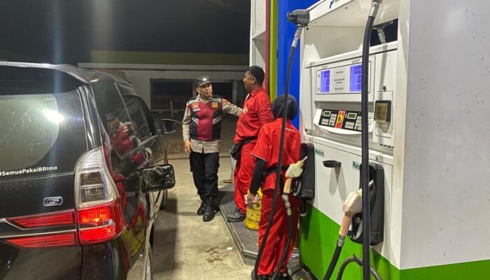 Patroli Malam Polsek Ma’rang Pantau Distribusi BBM Bersubsidi di SPBU Laikang