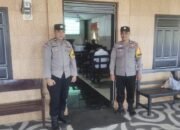 Personel Polsek Ma’rang Hadir Beri Rasa Aman, Pengamanan Ibadah Minggu di Gereja Mappatuo Berjalan Aman dan Kondusif