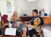 Bhabinkamtibmas Desa Tompo Bulu Sambangi Kantor Desa, Sampaikan Himbauan Kamtibmas