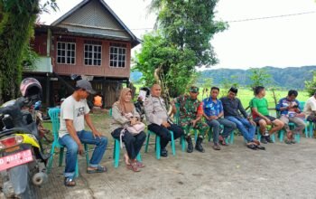 Wujud empati Bhabinkamtibmas Bontoa melayat ke kediaman warga yang berduka