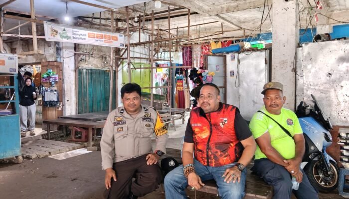 Bhabinkamtibmas Kelurahan Mappasaile Intensifkan Patroli dan Pantau Aktivitas Pasar Sentral Pangkajene