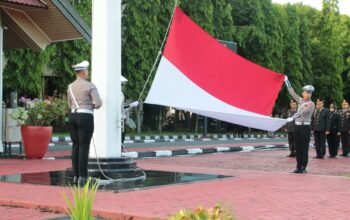 Peringati Harkitnas ke-118, Polda Sulsel Gelar Upacara Pengibaran Bendera Merah Putih