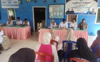 Bhabinkamtibmas Polsek Ma’rang Hadiri Koordinasi Pelayanan Kesehatan Bersama Camat dan Posyandu di Atang Salo