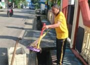 Jumat Bersih di Polsek Ma’rang, Wakapolsek Pimpin Personel Percantik Lingkungan Mako