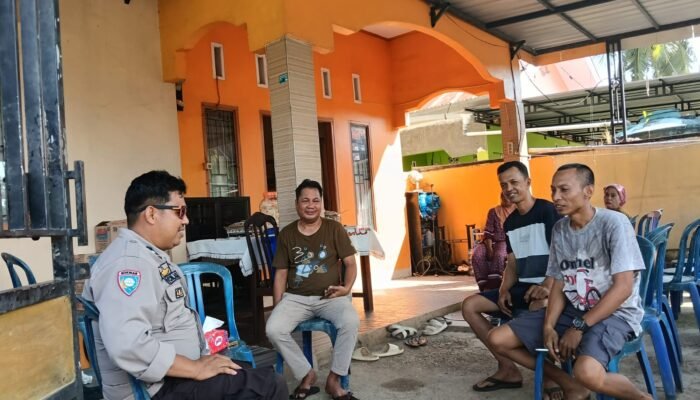Bhabinkamtibmas Kelurahan Mappasaile Laksanakan DDS dan Sambang Warga Jelang Acara Pernikahan, Sampaikan Pesan Kamtibmas