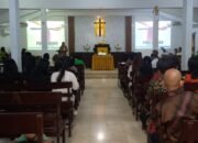Bhabinkamtibmas Polsek Pangkajene Pantau Ibadah Rutin Mingguan Jemaat GKSS Klasis Mapatuwo Pangkajene