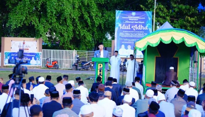 Bupati Yusran,  Idul Adha Momentum Perkuat Keikhlasan dan Kepedulian Sosial di Pangkep